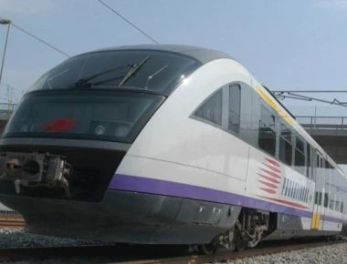 Ξεσπά η μητέρα του μαθητή που τον κατέβασαν από τον Προαστιακό γιατί του έλειπαν 10 λεπτά